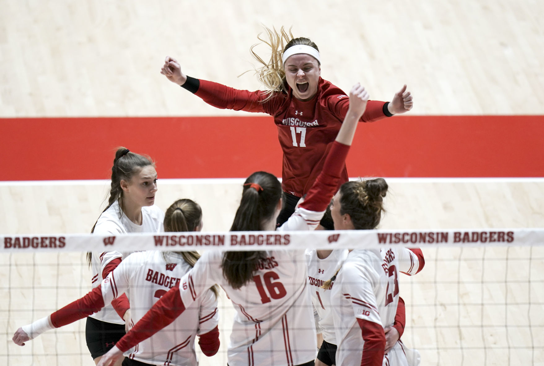 Badgers 3, Illinois State 0